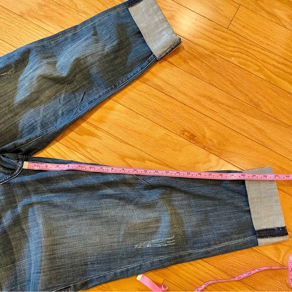 Rock & Republic Cropped Distressed Jeans - Picture 3 of 10